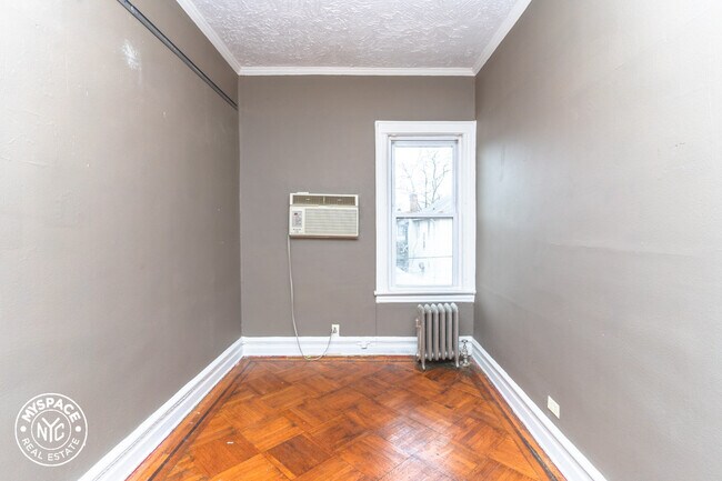 Foto del edificio - 1375 E 12th St