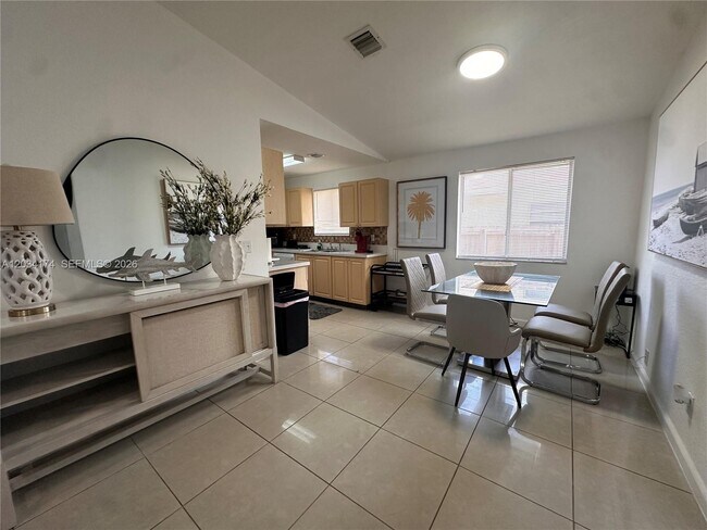 Foto del edificio - 404 NW 2nd Ave