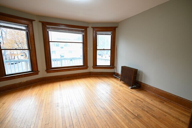 Foto del edificio - 405-407 W Main St - Duplex