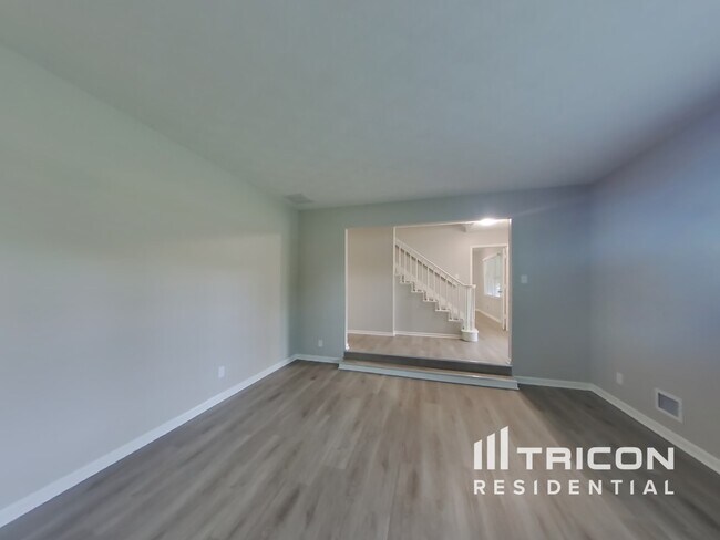 Foto del edificio - 806 Leisure Ln