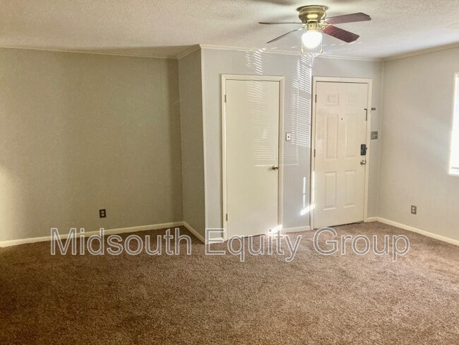 Foto del edificio - 117 Parkburg Rd