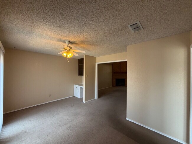Building Photo - Beautiful Two Story Townhome in West Lubbock!