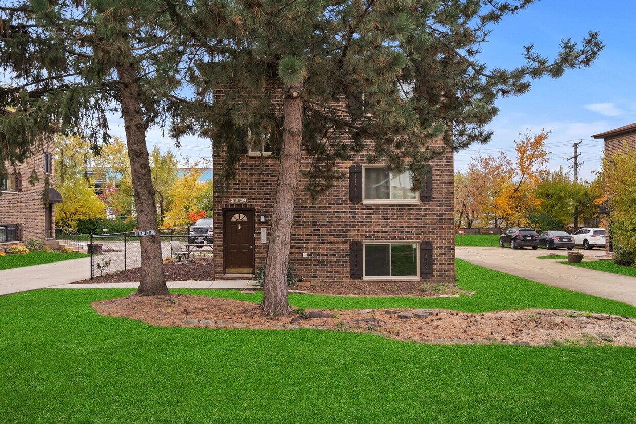 Foto principal - 21W284 Tee Ln