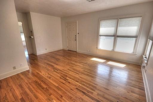 Foto del edificio - 936 E 54th St