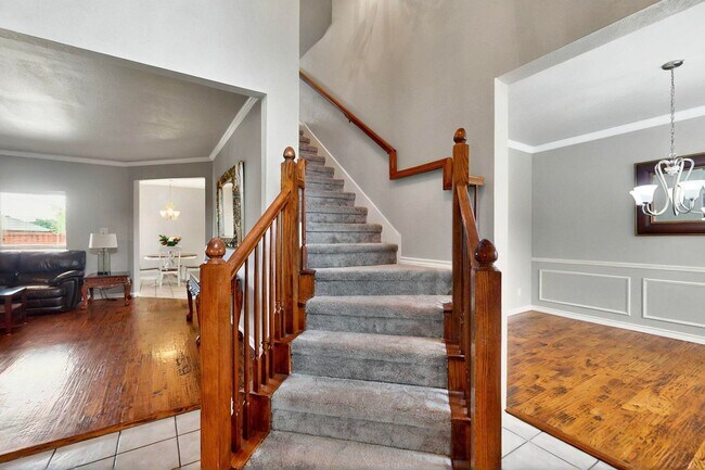 Building Photo - Spacious 4-Bedroom Home with Bonus Room an...