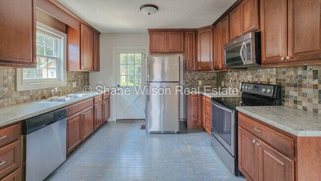 Foto del edificio - 501 Sharondale Rd