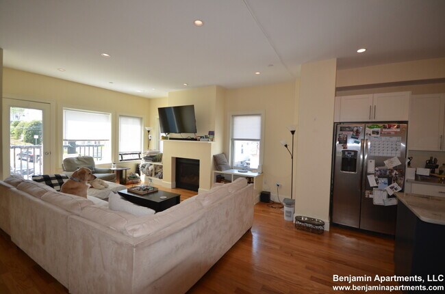 Building Photo - 124 Tremont St