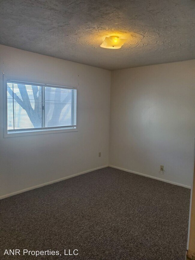 Building Photo - 1286 Blaine Ave