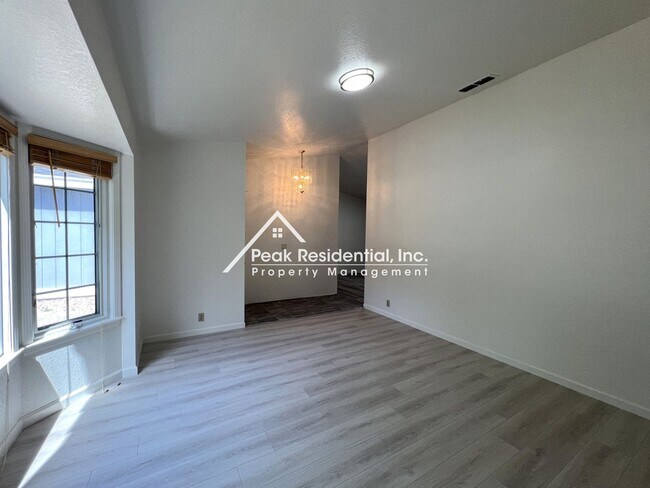 Foto del edificio - A Very Nice 3bd/2ba Antelope House with 2-...