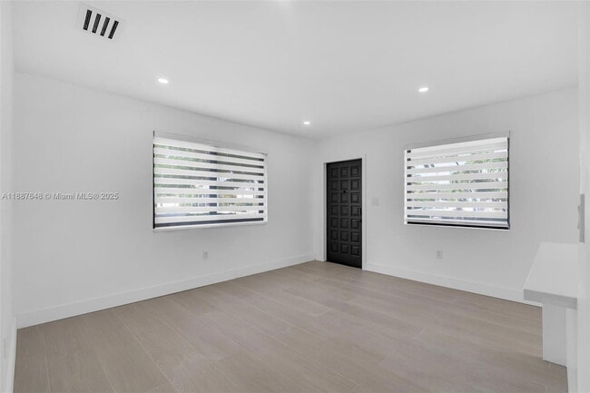 Building Photo - 1293 SW 22nd Ave