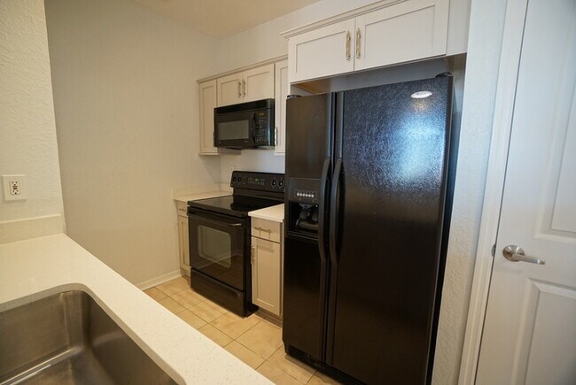 Foto del edificio - 1-Bed, 1-Bath Condo in South Tampa