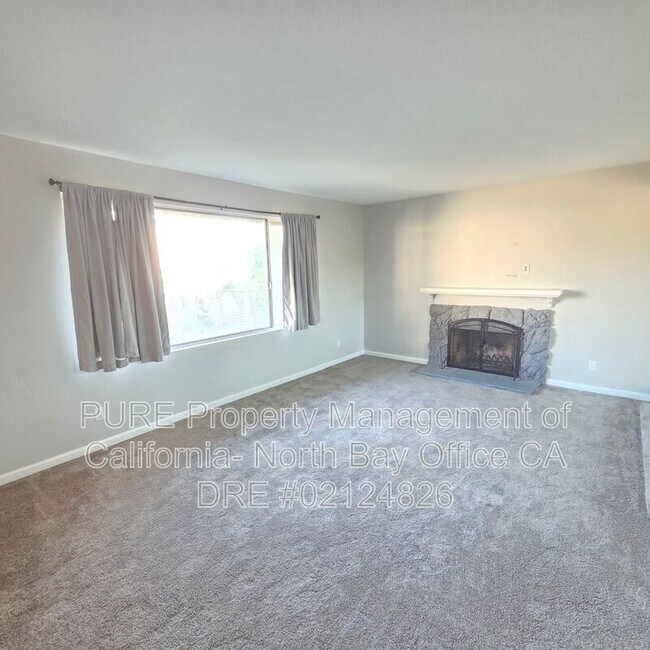 Foto del edificio - 810 Louise Dr