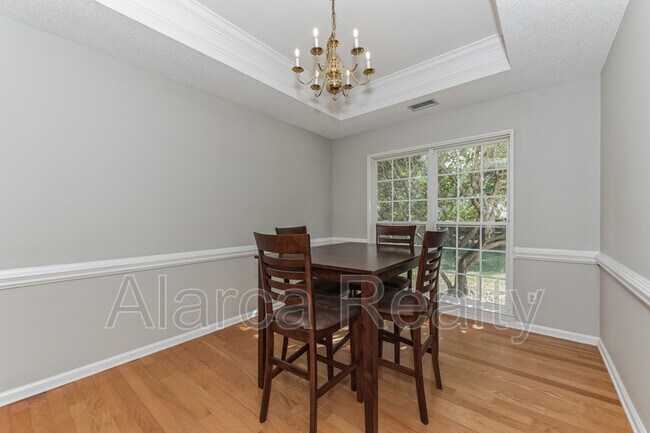 Foto del edificio - 9418 Willow Tree Ln