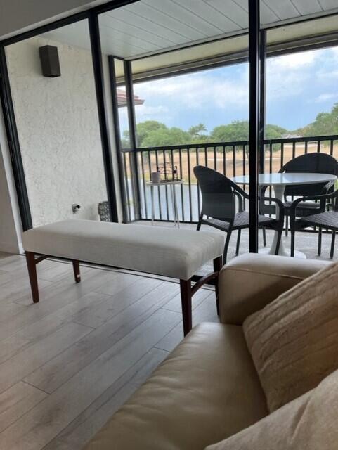 Foto del edificio - 551 Greensward Ln