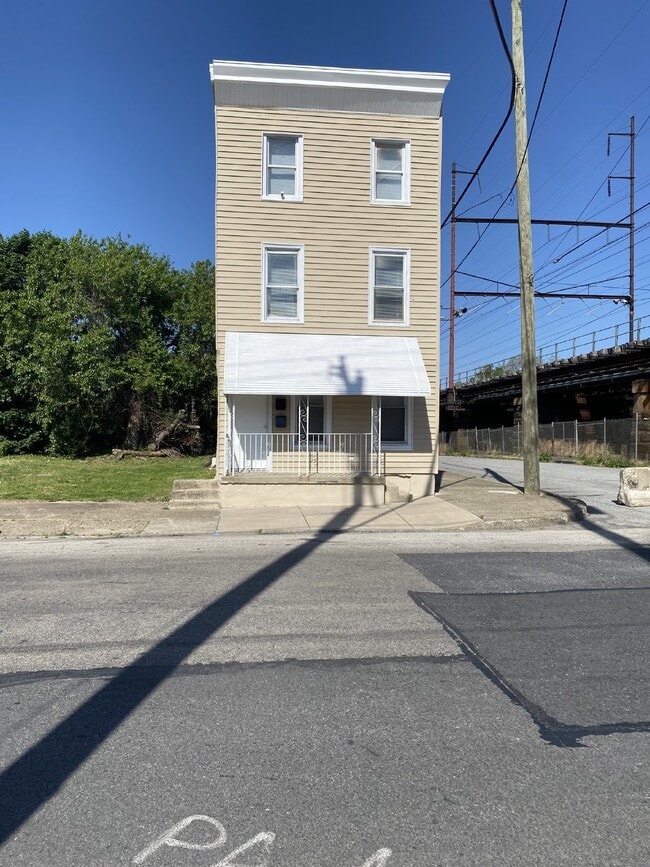 Building Photo - Renovated 1 bedroom Apartment for Rent