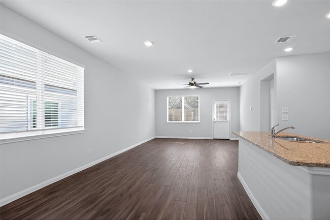 Building Photo - 2325 Whitefish Dr