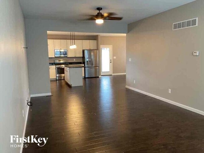 Building Photo - 9735 Wilderness Battle Dr