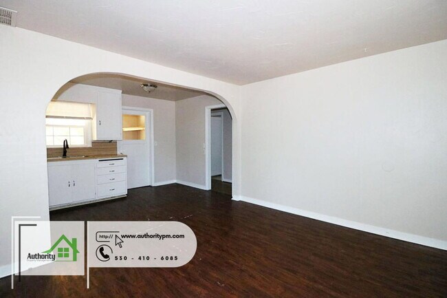 Foto del edificio - 5401 Rosswood St