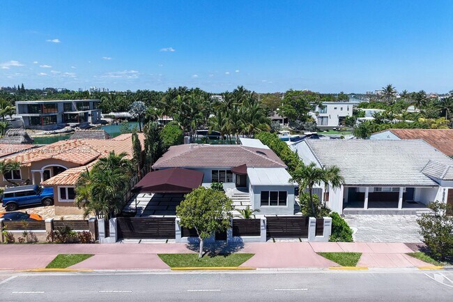 Foto del edificio - 7910 Hawthorne Ave