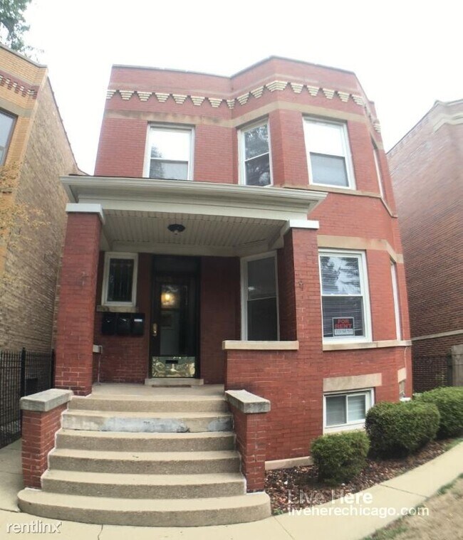 Building Photo - 2 br, 1 bath Apartment - 4422 N Damen Ave