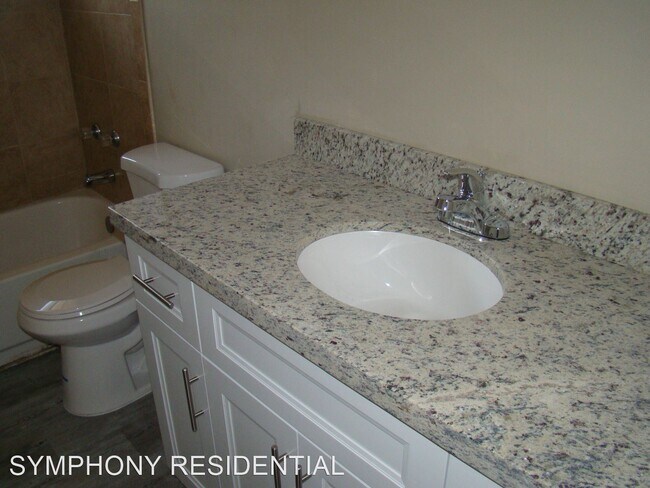 Foto del edificio - 11551-11585 NW 45th St