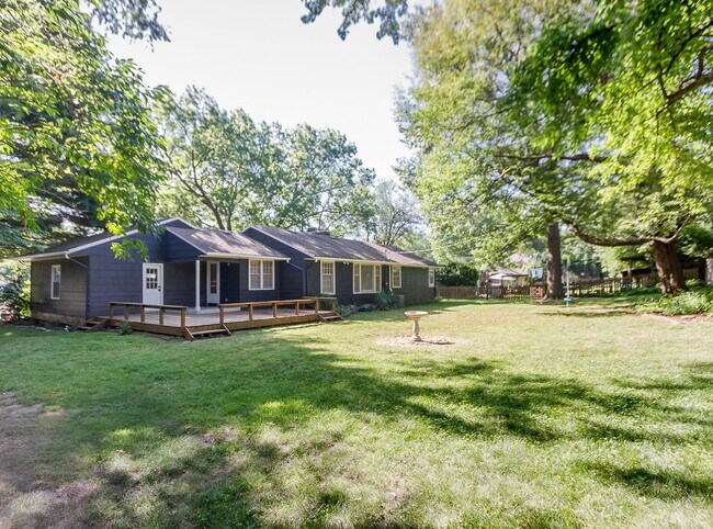 Building Photo - Fabulous Leawood Home Available NOW!!