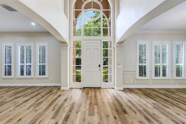 Building Photo - 2514 Maywood Ln