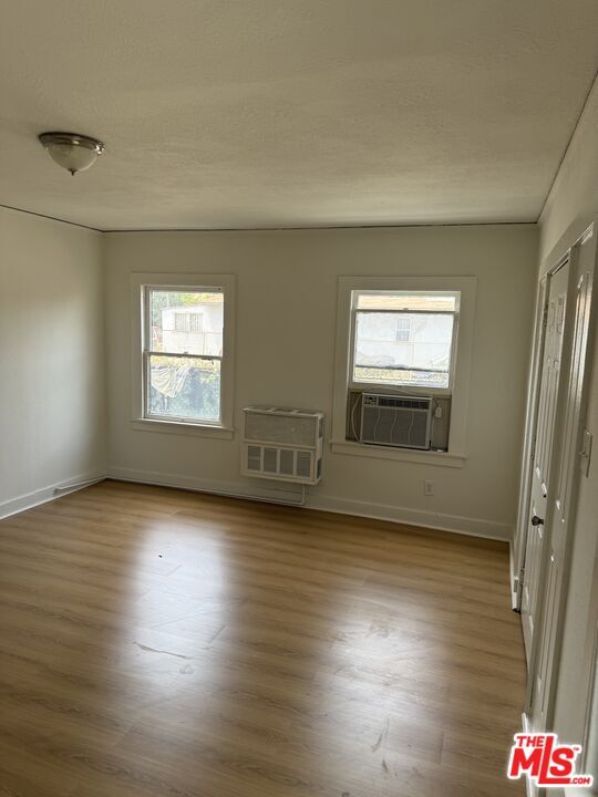 Foto del edificio - 1444 W 25th St