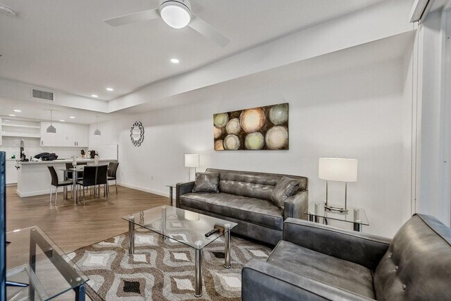 Foto del edificio - 375 Camino De La Reina