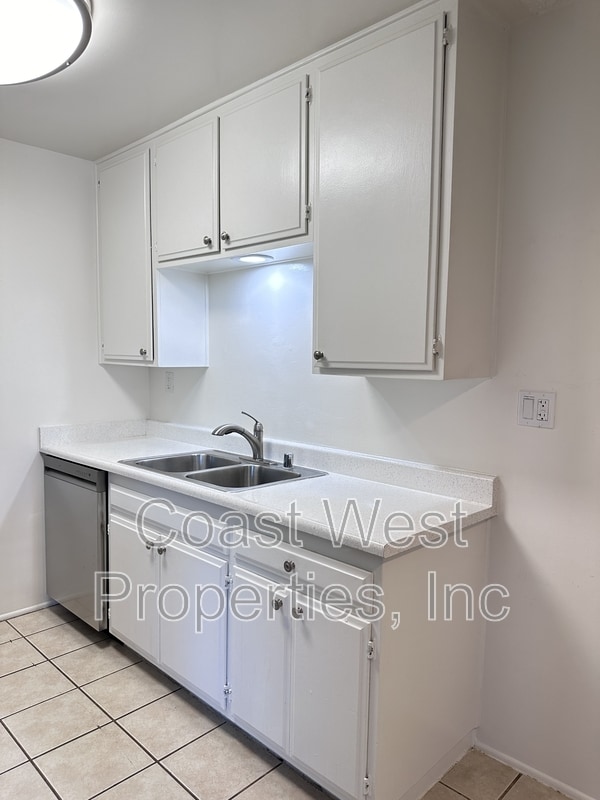 Foto del edificio - 1810 Broadway St