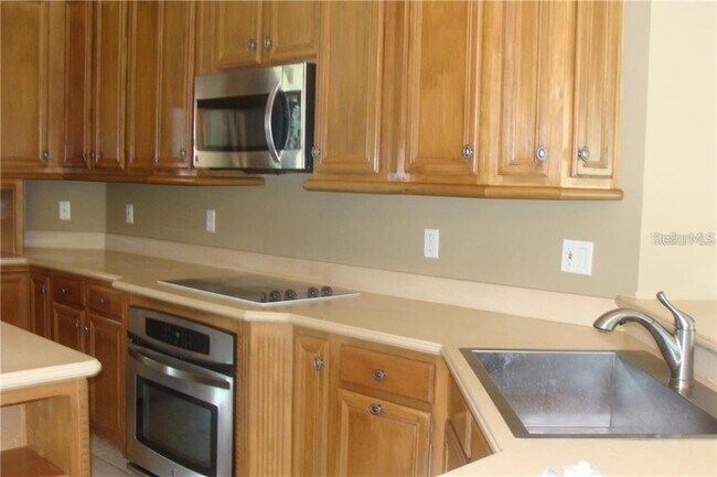 Building Photo - 1605 Kersley Cir