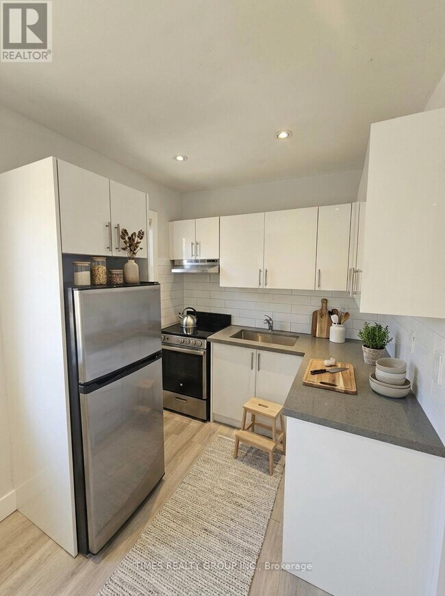 Photo du bâtiment - 1566 Avenue Rd