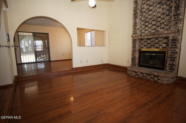 Building Photo - 11728 Bob Mitchell Dr