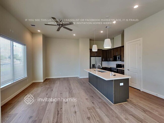 Foto del edificio - 10530 Executive Lake Dr