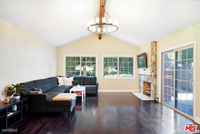 Building Photo - 2 br, 2 bath Condo - 333 W Broadway # 1510