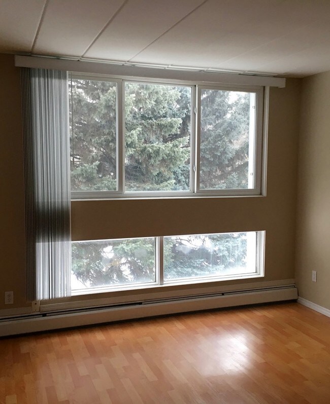  - 28 Grandin Crescent