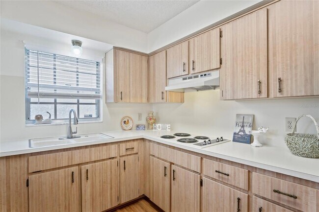 Foto del edificio - 6709 Devonshire Ln