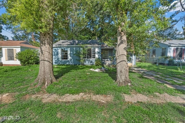 Building Photo - 5350 Bienville Ave