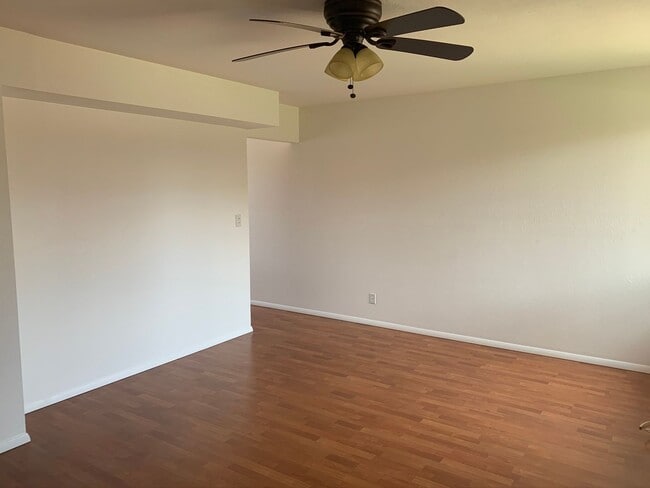 Building Photo - Great 1 bedroom 1 bath condo -- COMING SOON