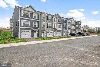 Building Photo - 118 Cadbury Dr
