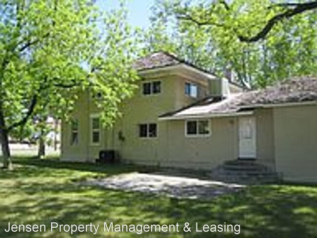 Building Photo - 6 br, 3.5 bath House - 210 South 300 West