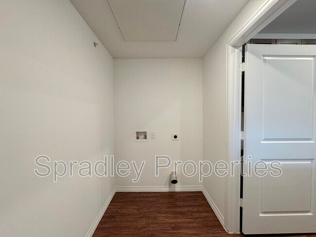 Foto del edificio - 1124 W Ave O