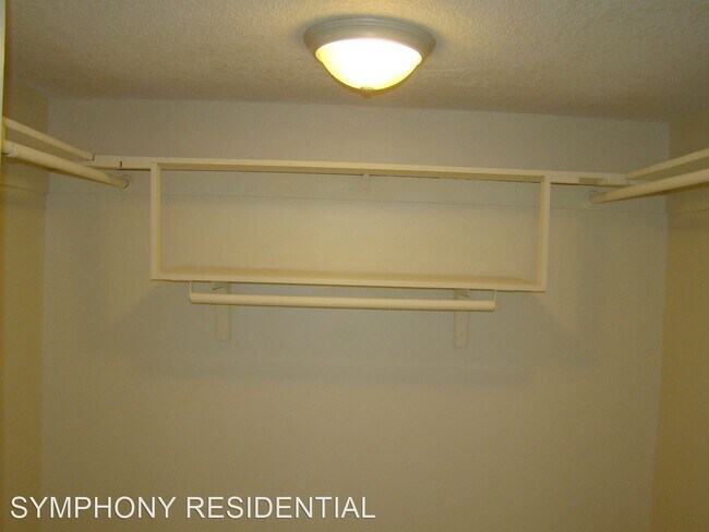 Foto del edificio - 8203 W Sample Rd