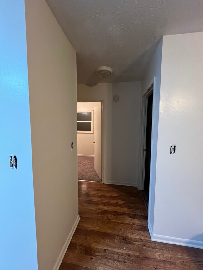 609 S Cedar Ave, Elizabethton, TN 37643 Apartments in Elizabethton