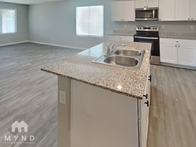 Building Photo - 2060 E Velvet Pl