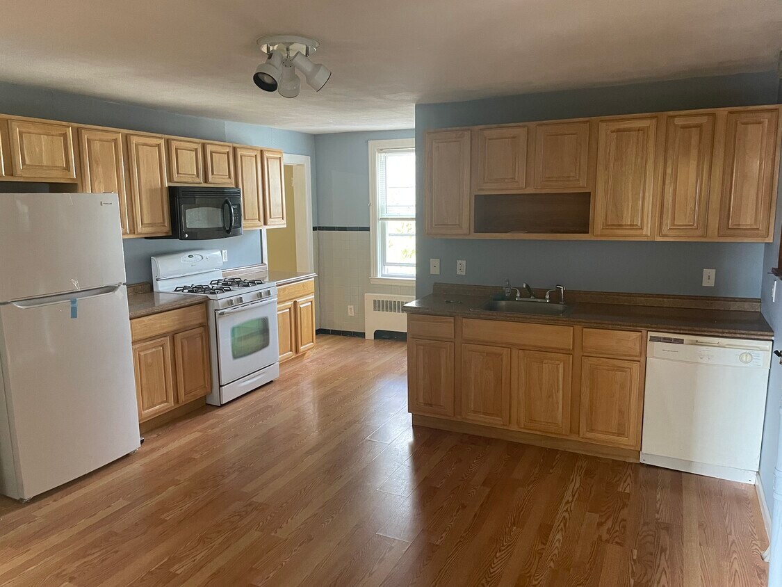 21 Gordon Ave Unit 21, Shelton, CT 06484 Apartments in Shelton, CT