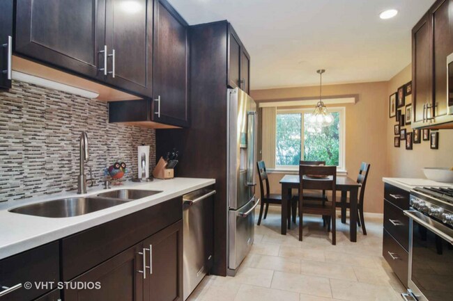 Foto del edificio - 458 Thornhill Ln