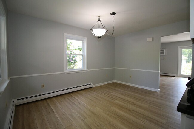 Foto del edificio - 272 Page Hill Rd