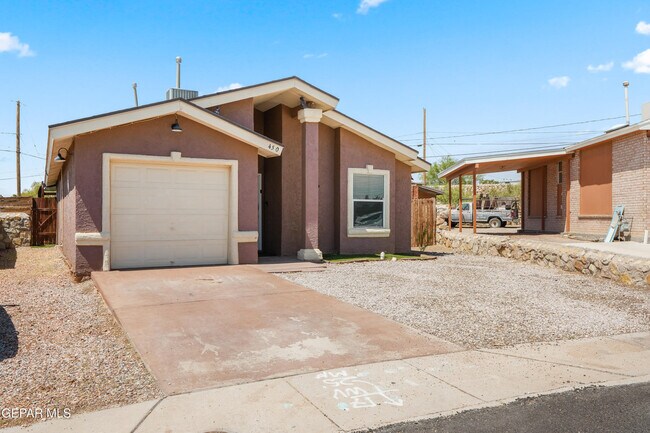 Foto del edificio - 450 Sunrise Hills Dr