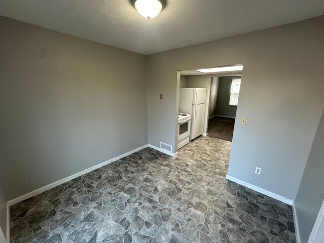 Foto del edificio - 1572 Elizabeth St